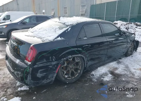 2018 Chrysler 300 300S Awd z USA, uszkodzony, nr VIN 2C3CCAGG1JH182418